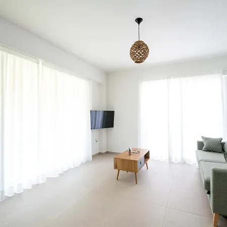 Ennea Suites-earth * Flámbouras