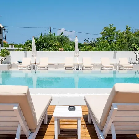 Ennea Suites-earth *